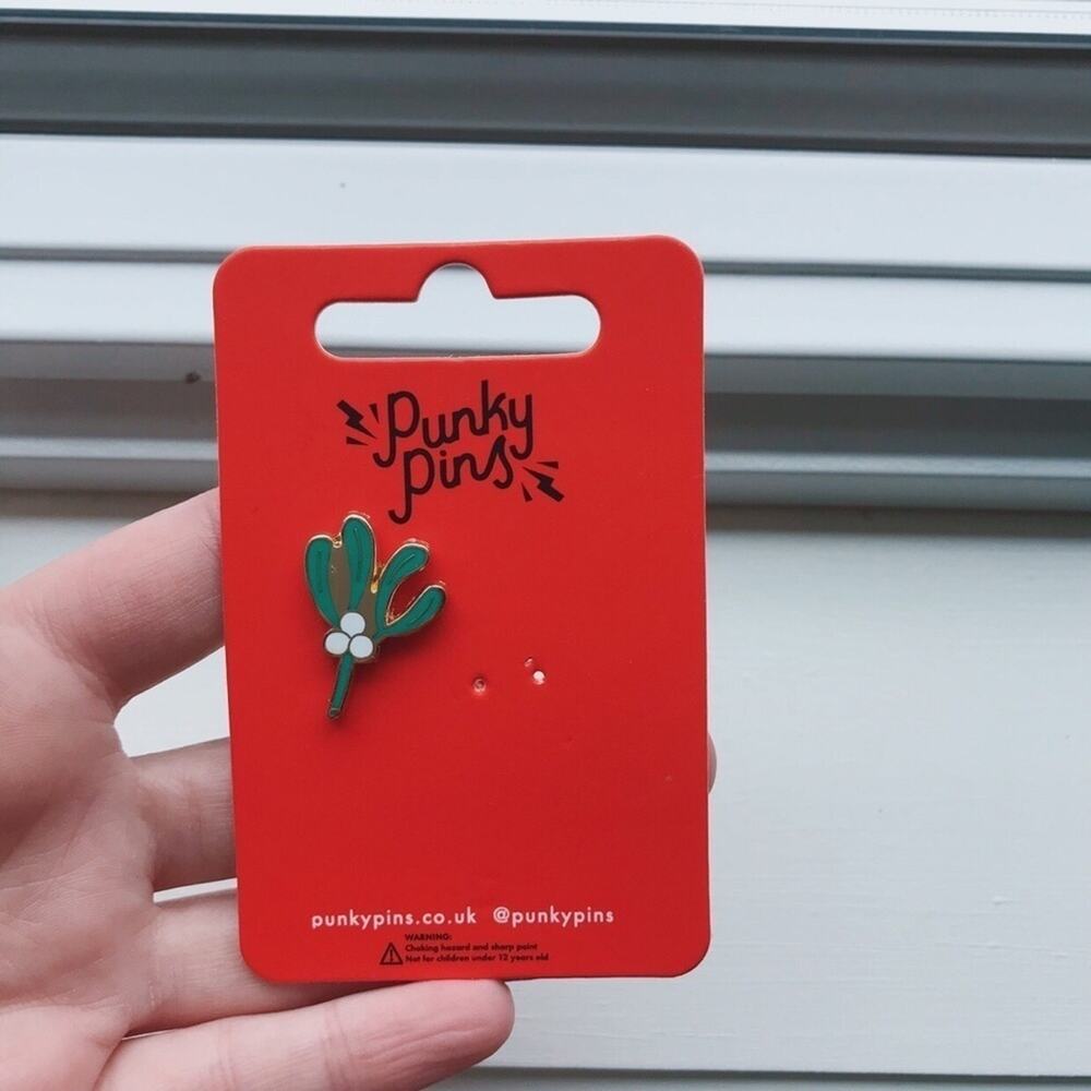 NWOT✨ Punky Pins UK Mistletoe Christmas Enamel Pin Holiday